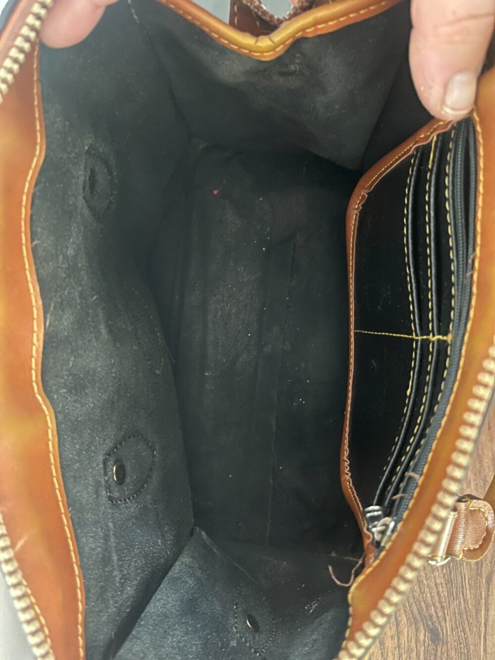 VTG Dooney Bourke Black and Brown Pebble AllWeather Leather Doctor's/Bowler Bag - Picture 10 of 14